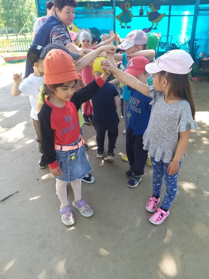 «Весенние деньки» 17.05.2023 - солнечные, весёлые,озорные в детском садике 