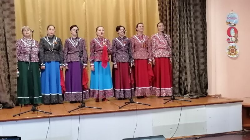 6 мая, в Троицко-Озерковском клубе состоялся праздничный концерт «Нам дороги эти позабыть нельзя...»
