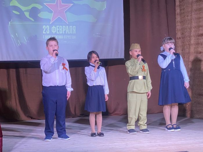 21 февраля в Заруденском Доме культуры прошел праздничный концерт «Славься, Отечество»